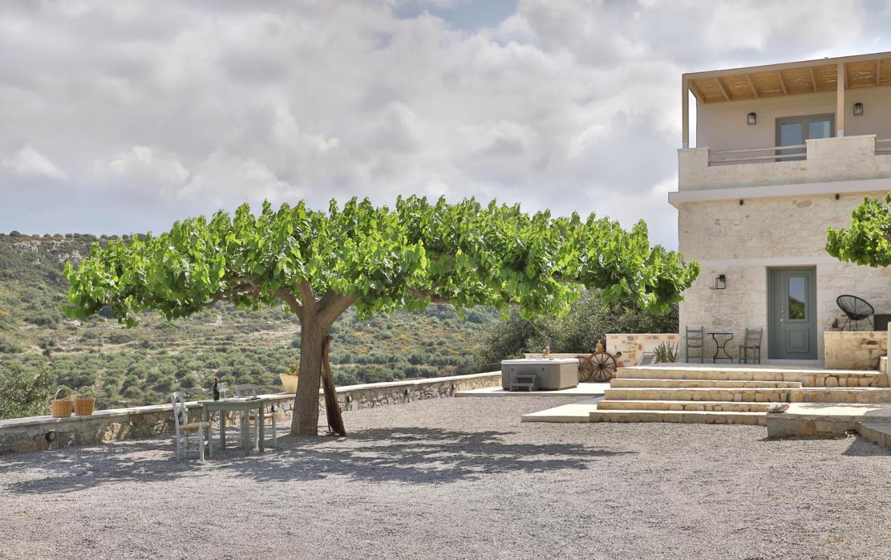 Amvikas Suites-Sitia Екстериор снимка